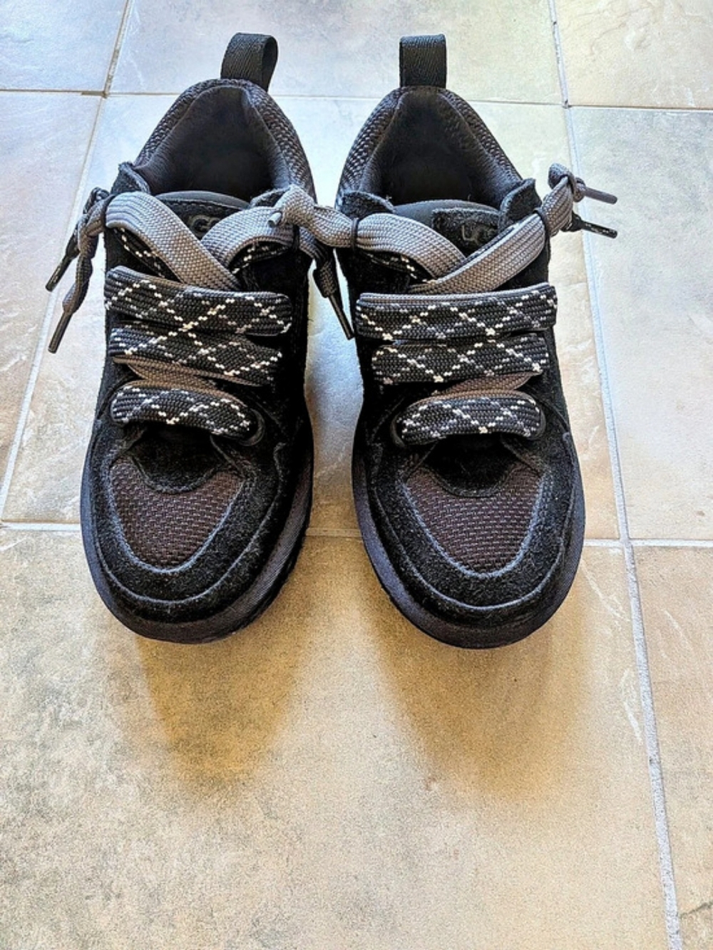 UGG Lo Lowmel Black Sneakers US 7